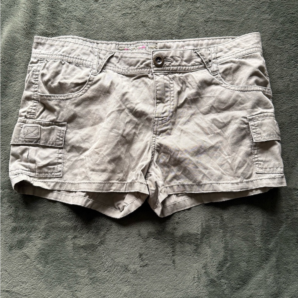 Amethyst Jeans Women's Beige Cargo Shorts